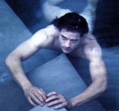 Brendan-Fraser-underwater.jpg