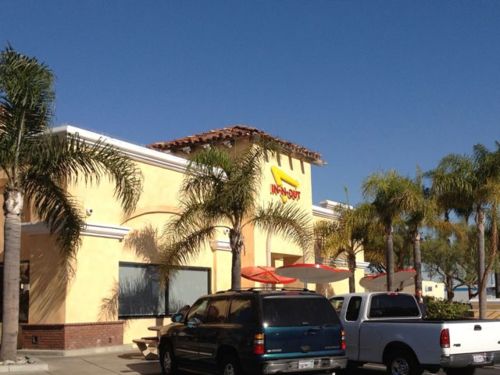 In-N-Out-Exterior-Fixed-120511.jpg